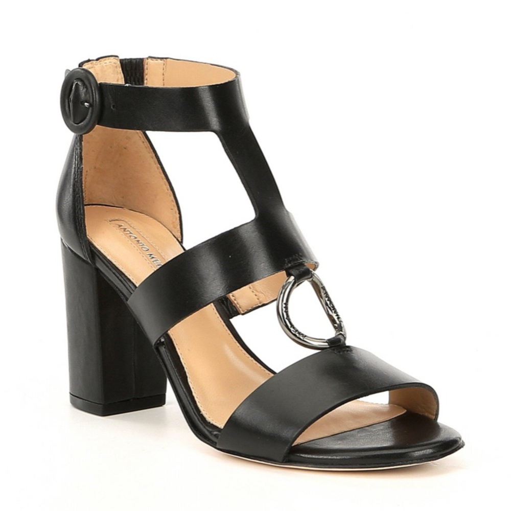 Shoe